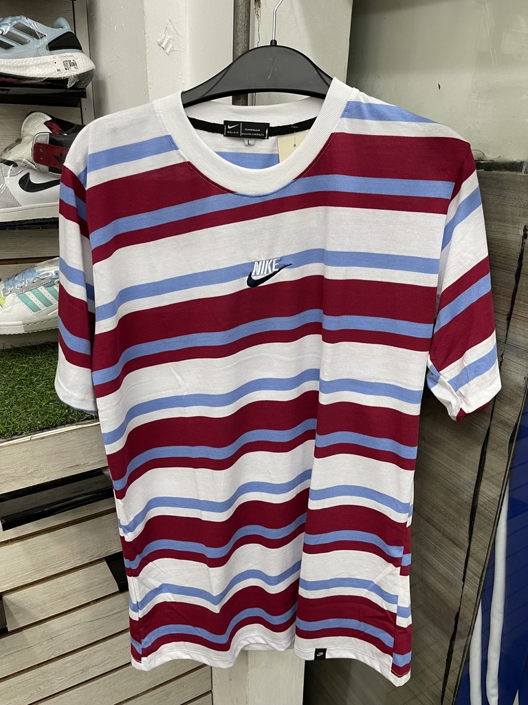 Suéter Rayas nike