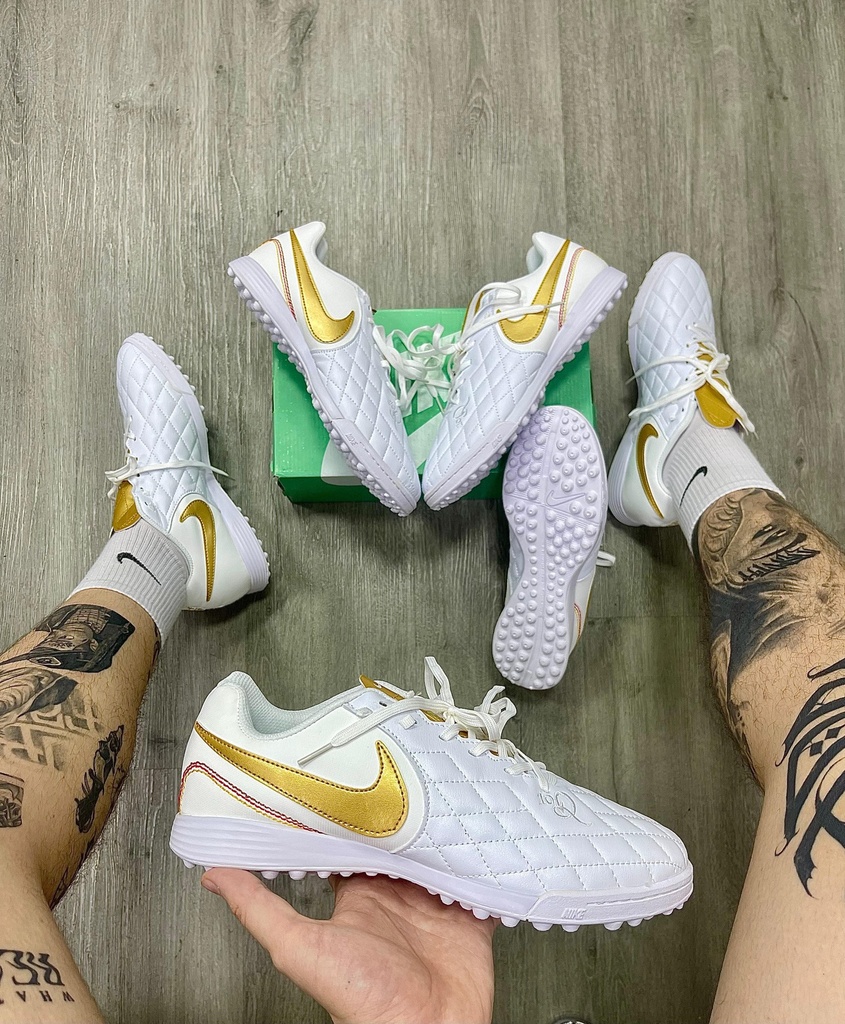 Nike R10 Ronaldinho 