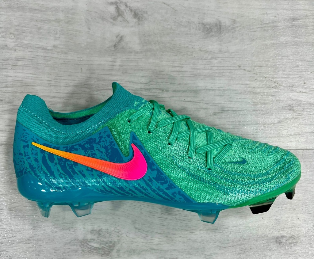 Nike phantom 